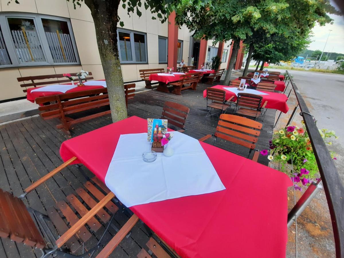 Hotel Prunk Sezana Exterior photo