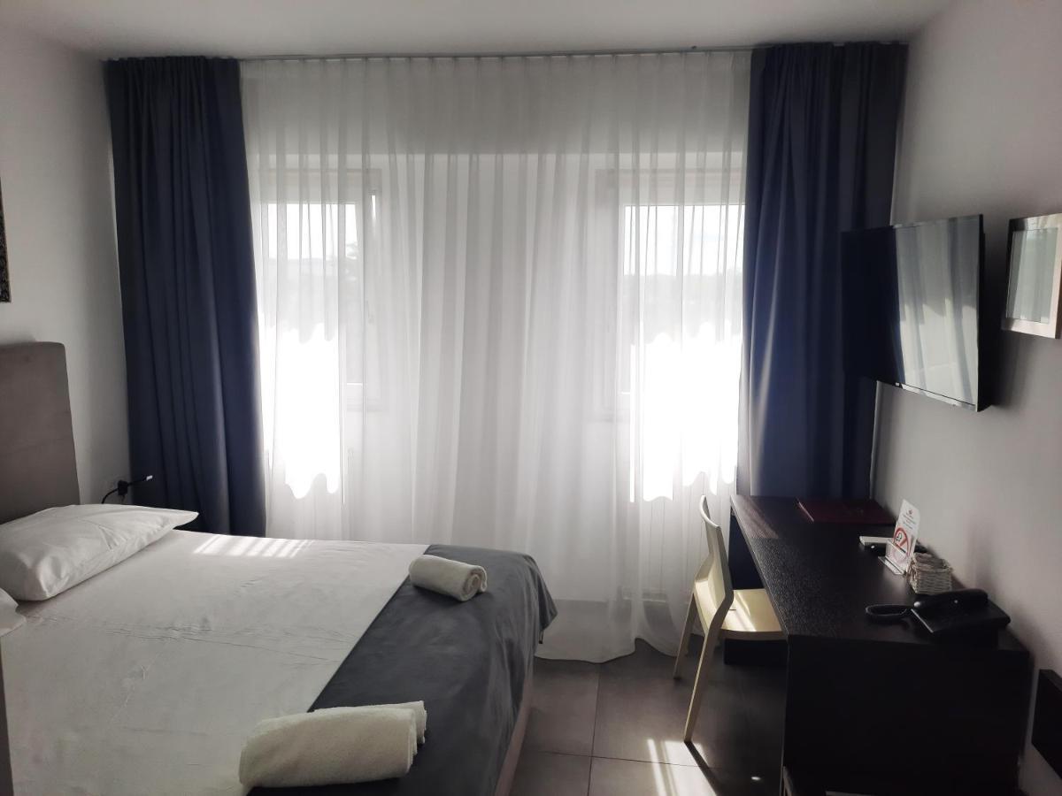 Hotel Prunk Sezana Exterior photo