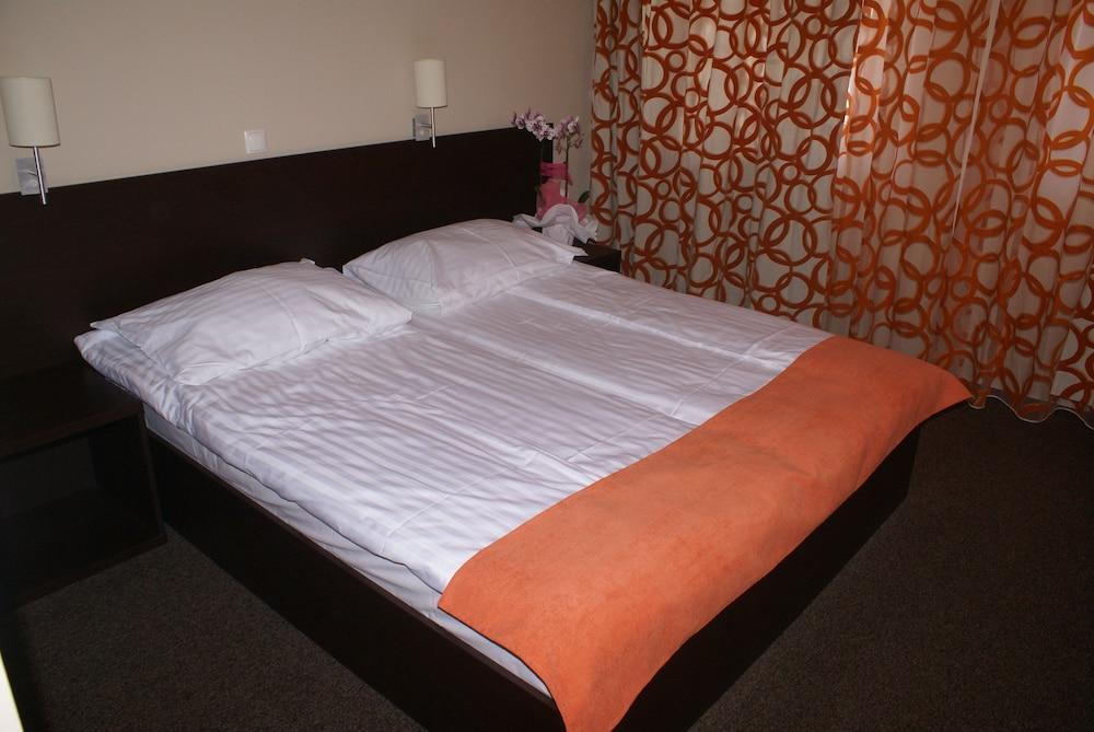 Hotel Prunk Sezana Exterior photo