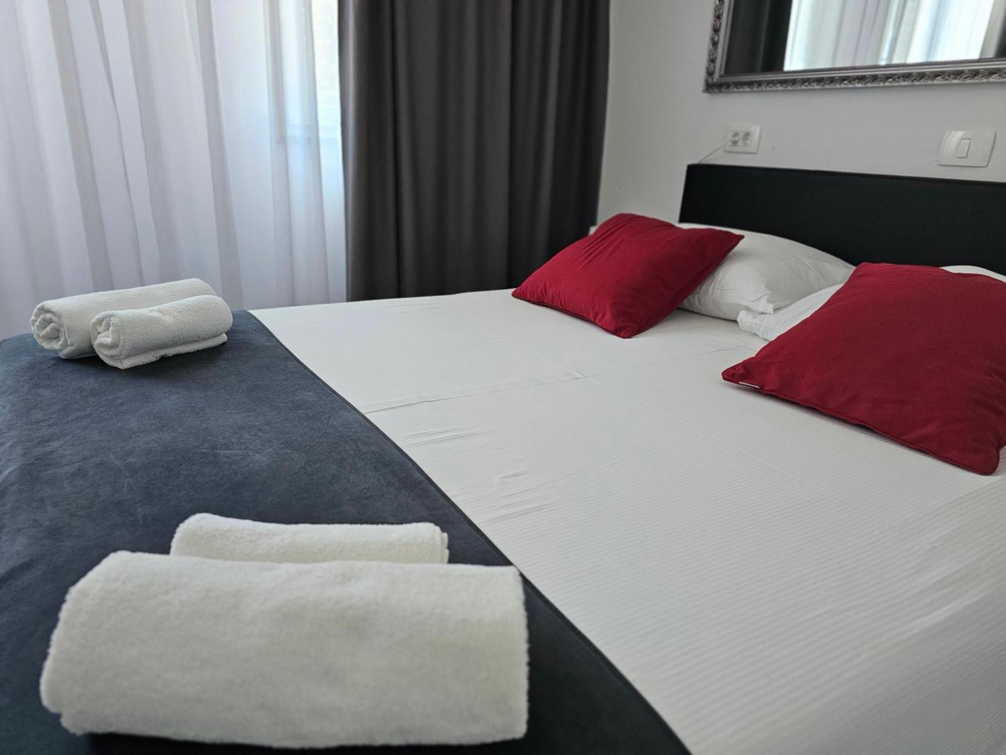 Hotel Prunk Sezana Exterior photo