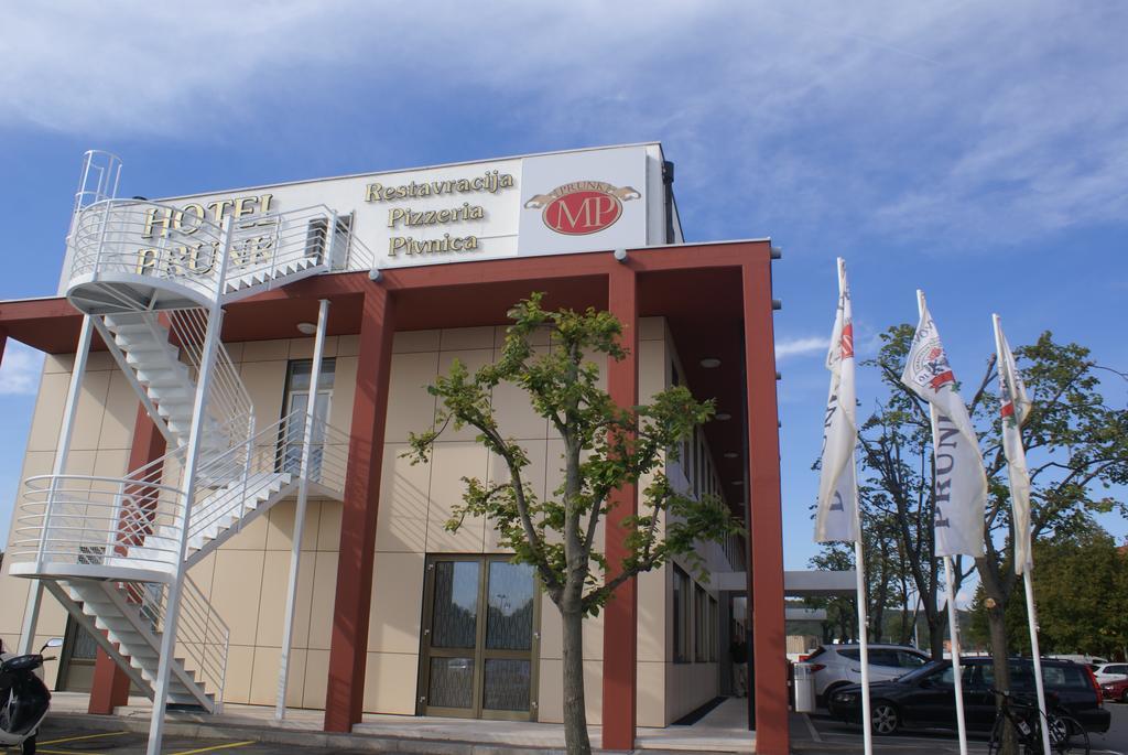 Hotel Prunk Sezana Exterior photo